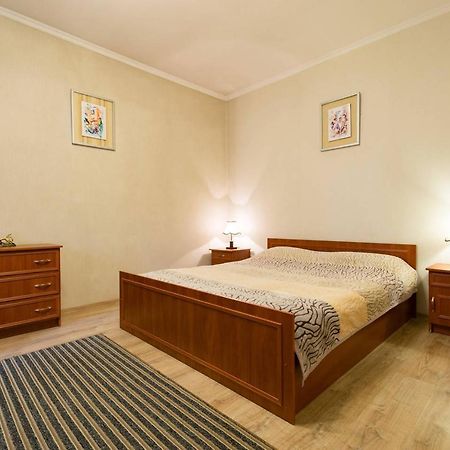 Nadezhda Apartment On Nauryzbay Batyra 37/1 Almaty Extérieur photo
